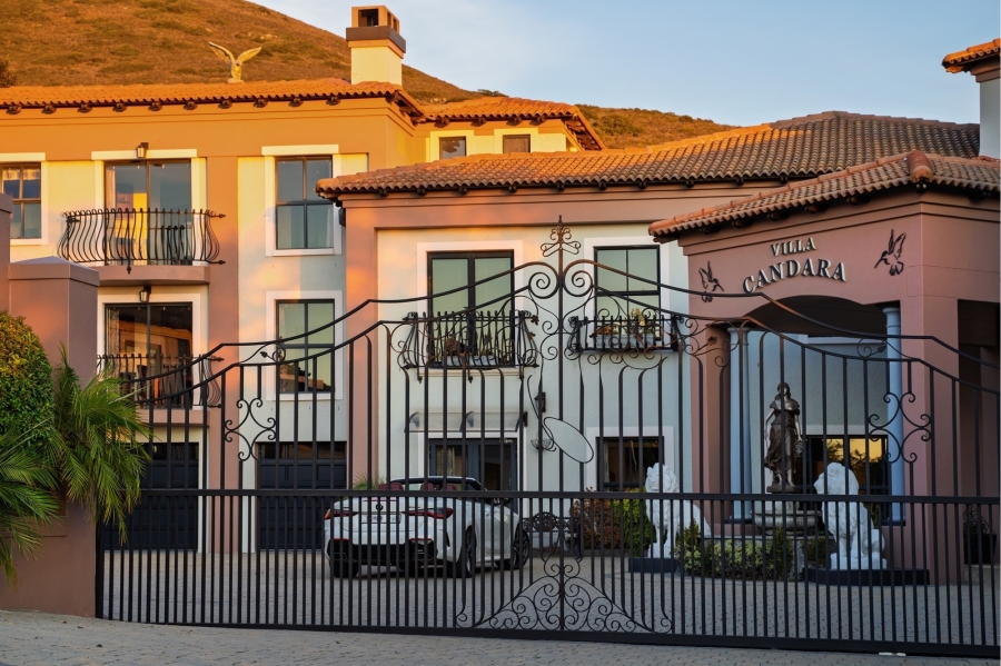 13 Bedroom Property for Sale in Plattekloof 3 Western Cape